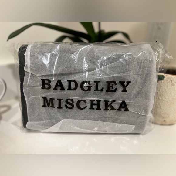 NWT Badgley Mischka Black Crossbody Bag - Picture 6 of 6